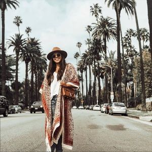 Meet your Posher, Ellis